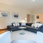 Domizil Im Dorf - Luxurioeses In Spo