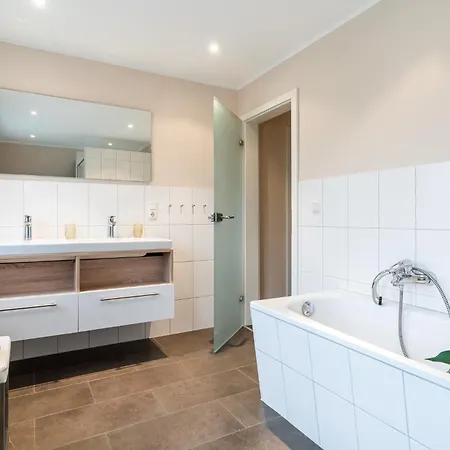 Domizil Im Dorf - Luxurioeses In Spo *